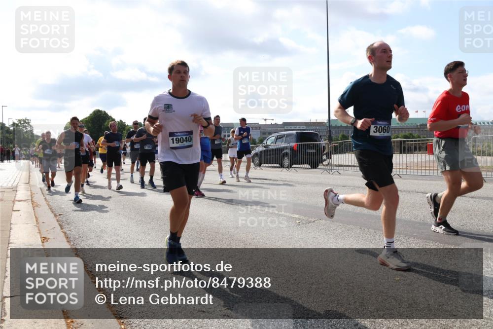 29.06.2025 - hella hamburg halbmarathon Lena Gebhardt http://msf.ph/oto/8479388 29.06.2025 09:56:06 Lombardsbrücke 1387, 17282, 19040, 17130, 3060, 1061, 1143, 1216, 1257, 1267, 1452, 1461, 1499, 1502, 1507, 1592, 1630, 1689, 2083, 2250, 2260, 2284, 2504, 2708, 2718, 2818, 2864, 2884, 3060, 3399, 3543, 3654, 3692, 3945, 4033, 4077, 4127, 4324, 4345, 4346, 4557, 4601, 5116, 5421, 5482, 5600, 5607, 6009, 6115, 6134, 6168, 6481, 6691, 6994, 7056, 7100, 7178, 7224, 7269, 7332, 7583, 7943, 8335, 8514, 8968, 8989, 8996, 9246, 9537, 10596 meine-sportfotos.de