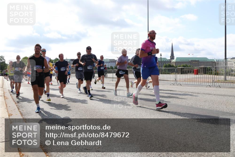 29.06.2025 - hella hamburg halbmarathon Lena Gebhardt http://msf.ph/oto/8479672 29.06.2025 09:56:07 Lombardsbrücke 14928, 158, 12523, 11645, 13875, 17282, 1061, 1143, 1216, 1257, 1267, 1452, 1461, 1499, 1502, 1507, 1592, 1630, 1689, 2083, 2250, 2260, 2284, 2504, 2818, 2864, 2884, 3060, 3399, 3543, 3654, 3692, 3945, 4033, 4077, 4127, 4324, 4345, 4346, 4557, 4601, 5116, 5482, 5600, 5607, 6009, 6115, 6134, 6168, 6481, 6691, 6994, 7056, 7100, 7178, 7224, 7269, 7332, 7583, 7943, 8335, 8514, 8968, 8989, 8996, 9246, 9537, 10596 meine-sportfotos.de