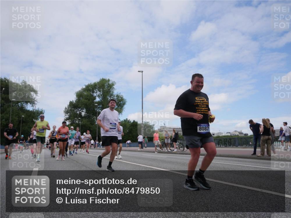 29.06.2025 - hella hamburg halbmarathon Luisa Fischer http://msf.ph/oto/8479850 29.06.2025 11:21:17 Kennedybrücke 6652, 16014, 10445, 8087, 1014, 1635, 2317, 2375, 3259, 3312, 3998, 4486, 6652, 7059, 8087, 8764, 8765, 8849, 8850, 9955, 10259, 10445 meine-sportfotos.de
