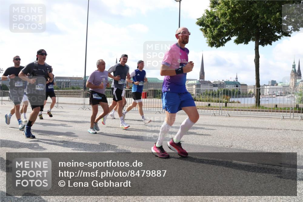 29.06.2025 - hella hamburg halbmarathon Lena Gebhardt http://msf.ph/oto/8479887 29.06.2025 09:56:07 Lombardsbrücke 13875, 14, 17282, 15157, 1662, 17131, 17121, 1061, 1143, 1216, 1257, 1267, 1452, 1461, 1499, 1502, 1507, 1592, 1630, 1689, 2083, 2250, 2260, 2284, 2504, 2818, 2864, 2884, 3060, 3399, 3543, 3654, 3692, 3945, 4033, 4077, 4127, 4324, 4345, 4346, 4557, 4601, 5116, 5482, 5600, 5607, 6009, 6115, 6134, 6168, 6481, 6691, 6994, 7056, 7100, 7178, 7224, 7269, 7332, 7583, 7943, 8335, 8514, 8968, 8989, 8996, 9246, 9537, 10596 meine-sportfotos.de