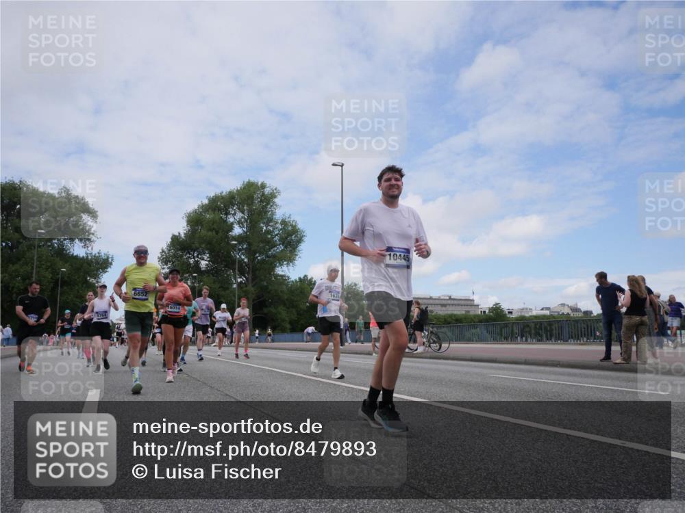 29.06.2025 - hella hamburg halbmarathon Luisa Fischer http://msf.ph/oto/8479893 29.06.2025 11:21:18 Kennedybrücke 8764, 6652, 16014, 1635, 10445, 1014, 1635, 2317, 2375, 3259, 3312, 3998, 4486, 6652, 7059, 8087, 8764, 8765, 8849, 8850, 10259, 10445 meine-sportfotos.de
