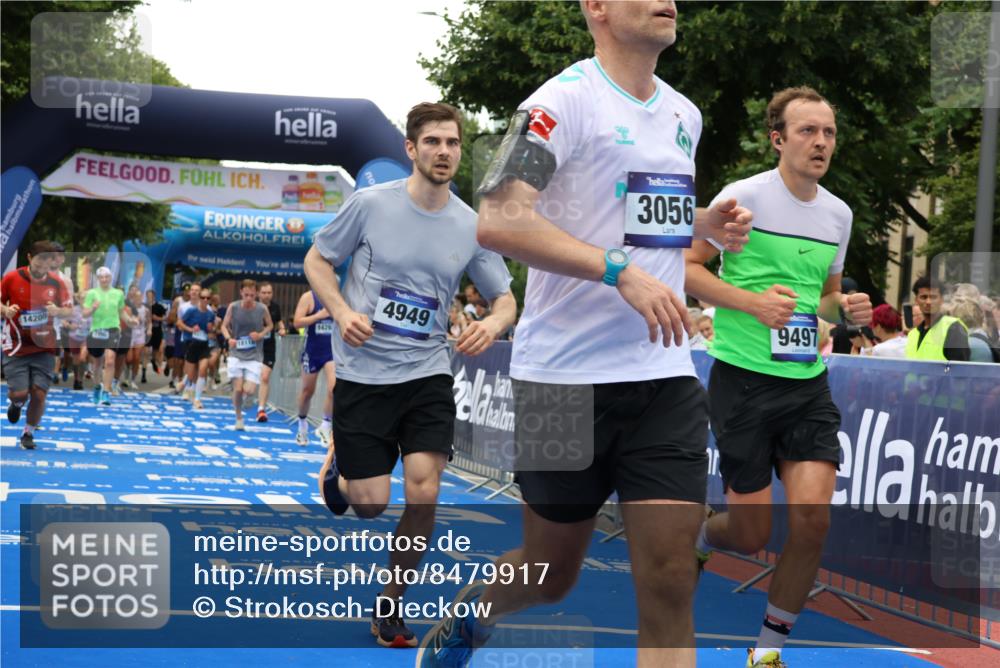 29.06.2025 - hella hamburg halbmarathon Strokosch-Dieckow http://msf.ph/oto/8479917 29.06.2025 10:46:16 Ziel 1569, 1600, 1759, 2048, 2590, 3056, 3087, 4949, 6388, 6691, 7335, 7450, 8142, 9497, 10796, 11094, 11185, 11773, 12171, 12651, 13698, 14200, 14262, 16127, 17190, 18118, 18211, 18637, 18797 meine-sportfotos.de