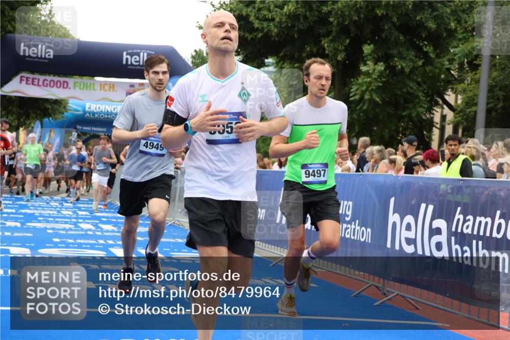29.06.2025 - hella hamburg halbmarathon Strokosch-Dieckow http://msf.ph/oto/8479964 29.06.2025 10:46:16 Ziel 1569, 1600, 1759, 2048, 2590, 3056, 3087, 4949, 6388, 6691, 7335, 7450, 8142, 9497, 10796, 11094, 11185, 11773, 12171, 12651, 13698, 14200, 14262, 16127, 17190, 18118, 18211, 18637, 18797 meine-sportfotos.de