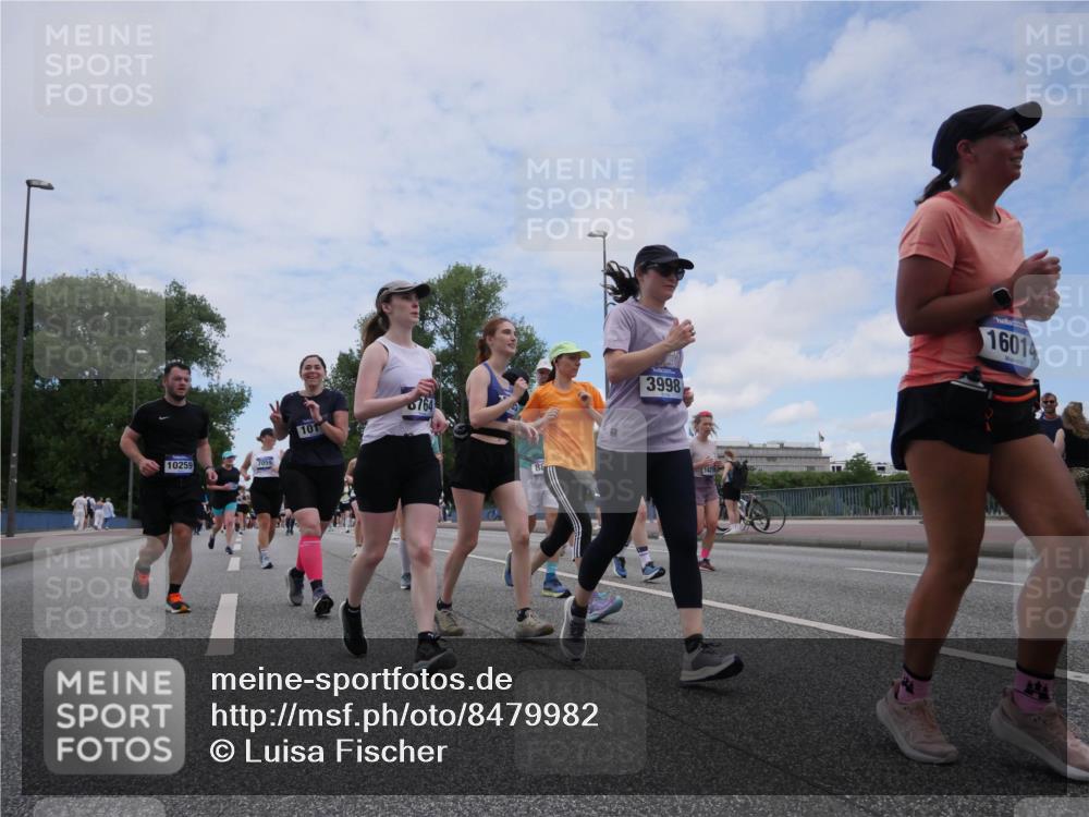 29.06.2025 - hella hamburg halbmarathon Luisa Fischer http://msf.ph/oto/8479982 29.06.2025 11:21:21 Kennedybrücke 10259, 7059, 101, 3998, 1421, 16014, 1014, 1635, 3259, 3998, 4486, 6652, 7059, 8087, 8601, 8602, 8764, 8765, 8820, 8849, 8850, 10259, 10445, 10817 meine-sportfotos.de