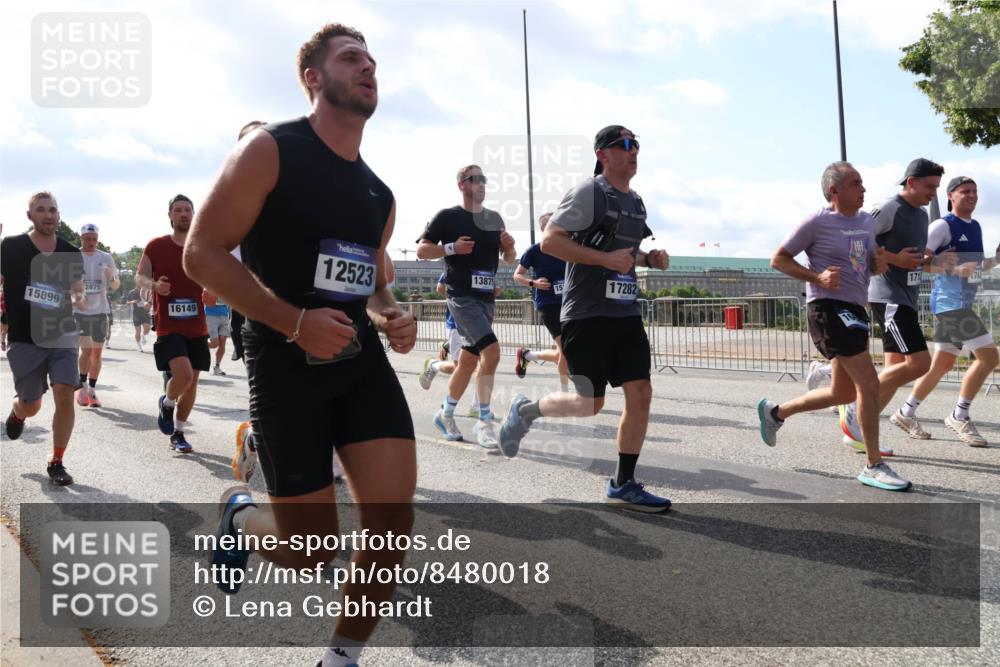 29.06.2025 - hella hamburg halbmarathon Lena Gebhardt http://msf.ph/oto/8480018 29.06.2025 09:56:08 Lombardsbrücke 15899, 2875, 16149, 12523, 13875, 17282, 171, 1061, 1143, 1216, 1257, 1267, 1452, 1461, 1499, 1502, 1507, 1592, 1630, 1689, 2083, 2250, 2260, 2284, 2504, 2818, 2864, 2884, 3060, 3399, 3543, 3654, 3692, 3945, 4033, 4077, 4127, 4324, 4345, 4346, 4557, 4601, 5116, 5482, 5600, 5607, 6009, 6115, 6134, 6168, 6481, 6511, 6512, 6994, 7056, 7100, 7178, 7224, 7269, 7332, 7583, 7943, 8335, 8514, 8968, 8989, 8996, 9246, 9537, 10596 meine-sportfotos.de