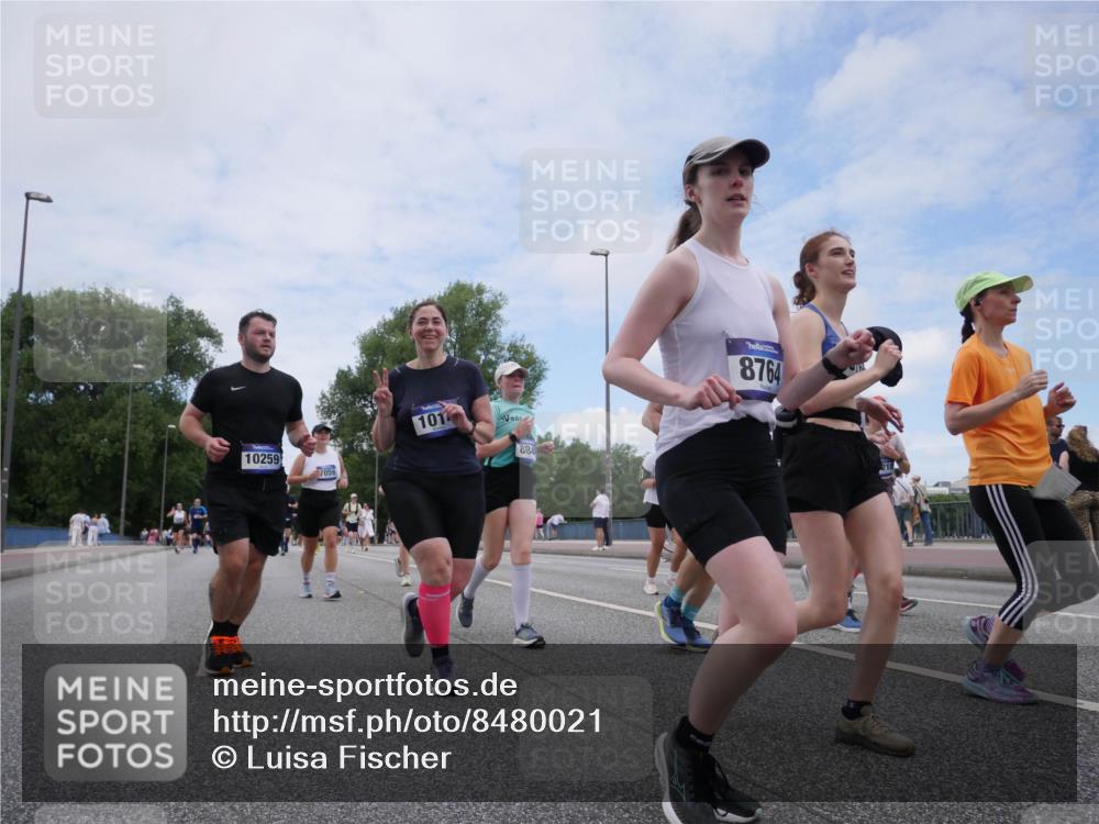 29.06.2025 - hella hamburg halbmarathon Luisa Fischer http://msf.ph/oto/8480021 29.06.2025 11:21:22 Kennedybrücke 10259, 7059, 101, 884, 8764, 1014, 1635, 3259, 3998, 4486, 6652, 7059, 8601, 8602, 8764, 8765, 8820, 8849, 8850, 10114, 10259, 10445, 10817 meine-sportfotos.de
