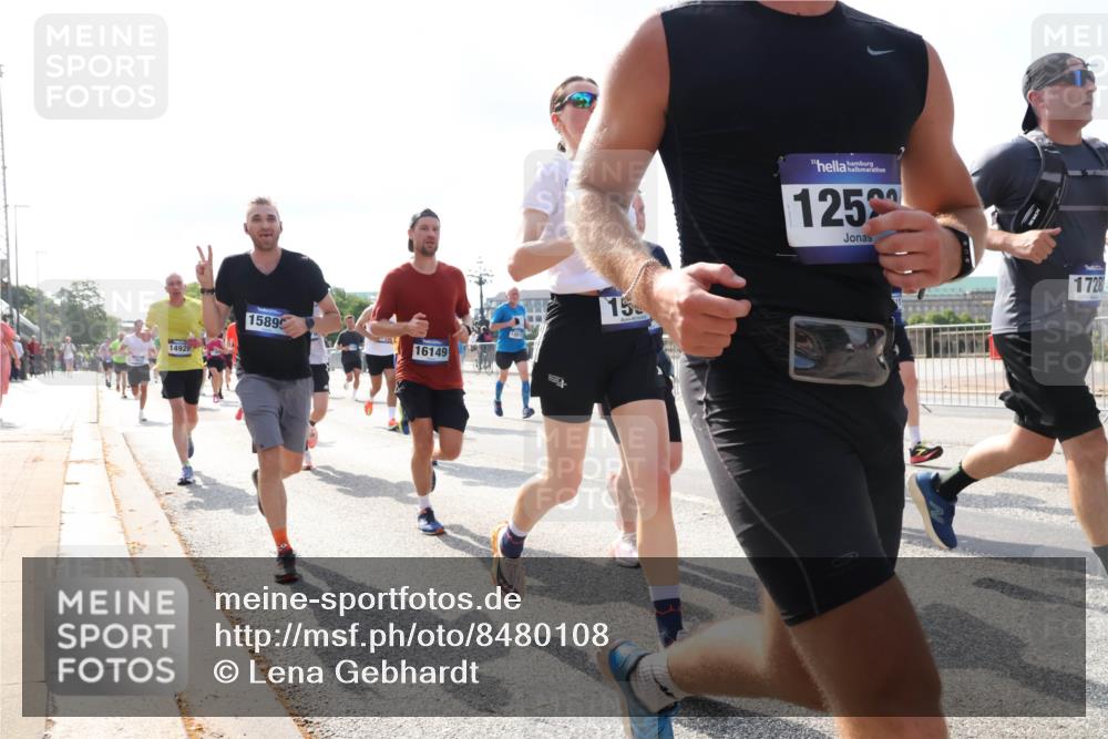 29.06.2025 - hella hamburg halbmarathon Lena Gebhardt http://msf.ph/oto/8480108 29.06.2025 09:56:08 Lombardsbrücke 14928, 1589, 16149, 15, 125, 1728, 1061, 1143, 1216, 1257, 1267, 1452, 1461, 1499, 1502, 1507, 1592, 1630, 1689, 2083, 2250, 2260, 2284, 2504, 2818, 2864, 2884, 3060, 3399, 3543, 3654, 3692, 3945, 4033, 4077, 4127, 4324, 4345, 4346, 4557, 4601, 5116, 5482, 5600, 5607, 6009, 6115, 6134, 6168, 6481, 6511, 6512, 6994, 7056, 7100, 7178, 7224, 7269, 7332, 7583, 7943, 8335, 8514, 8968, 8989, 8996, 9246, 9537, 10596 meine-sportfotos.de