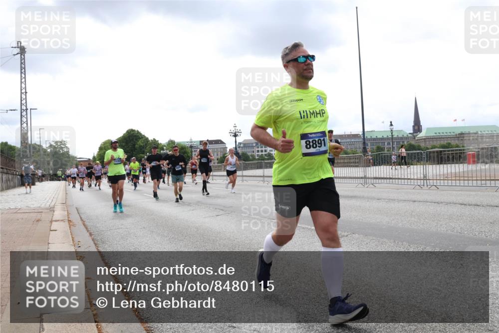 29.06.2025 - hella hamburg halbmarathon Lena Gebhardt http://msf.ph/oto/8480115 29.06.2025 10:33:34 Lombardsbrücke 15367, 8891, 1189, 1275, 1324, 1764, 1896, 1995, 2038, 2054, 2085, 2342, 2776, 2838, 3170, 3341, 3560, 3812, 3871, 4164, 4361, 4433, 4445, 4449, 4696, 4942, 5075, 5096, 5141, 5180, 5557, 5566, 5569, 5581, 5821, 5822, 5887, 5917, 6109, 6515, 6516, 6773, 6854, 6956, 6999, 7653, 7705, 8021, 8157, 8202, 8282, 8375, 8377, 8383, 8401, 8595, 8891, 9234, 9258, 9289, 9438, 9591, 9592, 9750, 9780, 9799, 9995, 10561, 11229, 11713, 11811, 11826, 12039 meine-sportfotos.de
