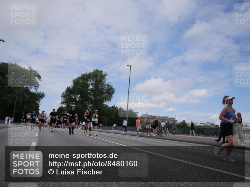 29.06.2025 - hella hamburg halbmarathon Luisa Fischer http://msf.ph/oto/8480160 29.06.2025 11:21:27 Kennedybrücke 4486, 4725, 7059, 7569, 8601, 8602, 8820, 9868, 10114, 10259, 10817 meine-sportfotos.de