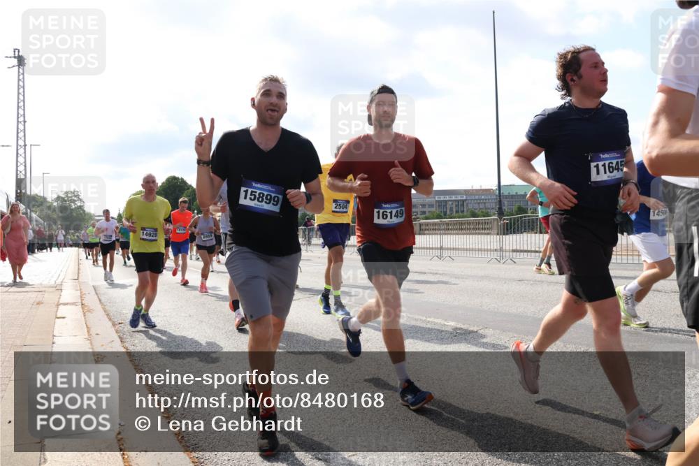 29.06.2025 - hella hamburg halbmarathon Lena Gebhardt http://msf.ph/oto/8480168 29.06.2025 09:56:09 Lombardsbrücke 14928, 18729, 8989, 15899, 2504, 16149, 11645, 1450, 1061, 1143, 1216, 1257, 1267, 1452, 1461, 1499, 1502, 1507, 1592, 1630, 1689, 2083, 2250, 2260, 2284, 2504, 2818, 2864, 2884, 3060, 3256, 3399, 3543, 3654, 3692, 3945, 4033, 4077, 4127, 4324, 4345, 4346, 4557, 4601, 5116, 5482, 5600, 5607, 5978, 6115, 6134, 6168, 6481, 6511, 6512, 6994, 7056, 7100, 7178, 7224, 7269, 7332, 7583, 7943, 8335, 8514, 8968, 8989, 8996, 9246, 9537, 10596 meine-sportfotos.de