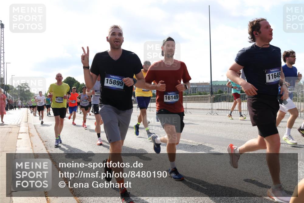 29.06.2025 - hella hamburg halbmarathon Lena Gebhardt http://msf.ph/oto/8480190 29.06.2025 09:56:09 Lombardsbrücke 14928, 8729, 8989, 128, 15899, 16149, 11645, 450, 1061, 1143, 1216, 1257, 1267, 1452, 1461, 1499, 1502, 1507, 1592, 1630, 1689, 2083, 2250, 2260, 2284, 2504, 2818, 2864, 2884, 3060, 3256, 3399, 3543, 3654, 3692, 3945, 4033, 4077, 4127, 4324, 4345, 4346, 4557, 4601, 5116, 5482, 5600, 5607, 5978, 6115, 6134, 6168, 6481, 6511, 6512, 6994, 7056, 7100, 7178, 7224, 7269, 7332, 7583, 7943, 8335, 8514, 8968, 8989, 8996, 9246, 9537, 10596 meine-sportfotos.de