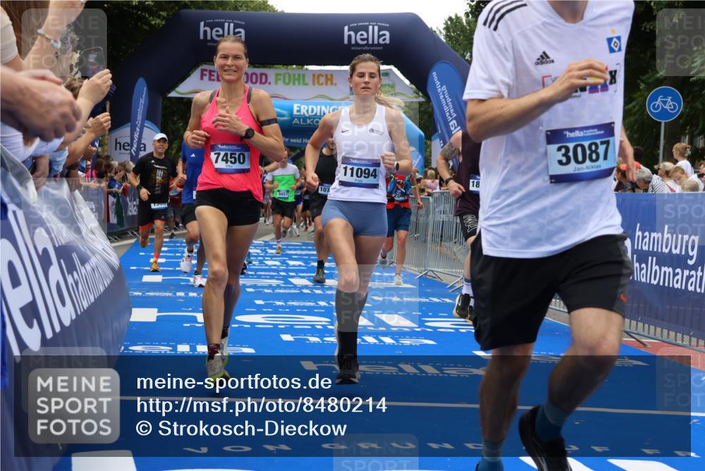 29.06.2025 - hella hamburg halbmarathon Strokosch-Dieckow http://msf.ph/oto/8480214 29.06.2025 10:46:11 Ziel 1569, 1759, 2048, 2590, 2707, 3056, 3087, 4949, 6388, 7450, 7961, 9497, 9585, 10796, 11094, 11125, 13630, 14200, 14262, 16136, 16466, 16475, 17190, 18702, 18797 meine-sportfotos.de