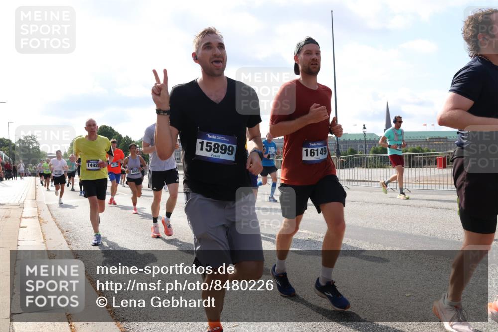 29.06.2025 - hella hamburg halbmarathon Lena Gebhardt http://msf.ph/oto/8480226 29.06.2025 09:56:09 Lombardsbrücke 17842, 1492, 18729, 8989, 15899, 16149, 1061, 1143, 1216, 1257, 1267, 1452, 1461, 1499, 1502, 1507, 1592, 1630, 1689, 2083, 2250, 2260, 2284, 2504, 2818, 2864, 2884, 3060, 3256, 3399, 3543, 3654, 3692, 3945, 4033, 4077, 4127, 4324, 4345, 4346, 4557, 4601, 5116, 5482, 5600, 5607, 5978, 6115, 6134, 6168, 6481, 6511, 6512, 6994, 7056, 7100, 7178, 7224, 7269, 7332, 7583, 7943, 8335, 8514, 8968, 8989, 8996, 9246, 9537, 10596 meine-sportfotos.de