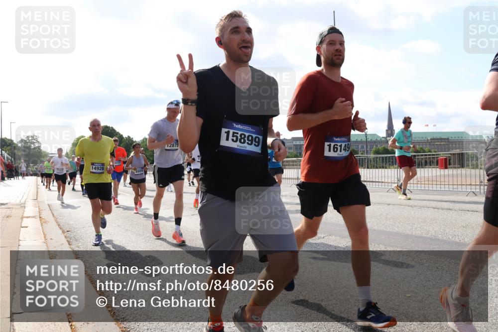 29.06.2025 - hella hamburg halbmarathon Lena Gebhardt http://msf.ph/oto/8480256 29.06.2025 09:56:09 Lombardsbrücke 14928, 8729, 8989, 12875, 15899, 16149, 1061, 1143, 1216, 1257, 1267, 1452, 1461, 1499, 1502, 1507, 1592, 1630, 1689, 2083, 2250, 2260, 2284, 2504, 2818, 2864, 2884, 3060, 3256, 3399, 3543, 3654, 3692, 3945, 4033, 4077, 4127, 4324, 4345, 4346, 4557, 4601, 5116, 5482, 5600, 5607, 5978, 6115, 6134, 6168, 6481, 6511, 6512, 6994, 7056, 7100, 7178, 7224, 7269, 7332, 7583, 7943, 8335, 8514, 8968, 8989, 8996, 9246, 9537, 10596 meine-sportfotos.de
