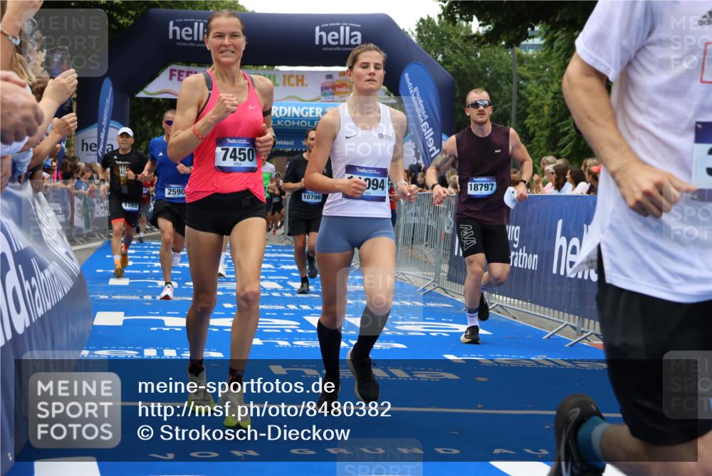 29.06.2025 - hella hamburg halbmarathon Strokosch-Dieckow http://msf.ph/oto/8480382 29.06.2025 10:46:11 Ziel 1569, 1759, 2048, 2590, 2707, 3056, 3087, 4949, 6388, 7450, 7961, 9497, 9585, 10796, 11094, 11125, 13630, 14200, 14262, 16136, 16466, 16475, 17190, 18702, 18797 meine-sportfotos.de
