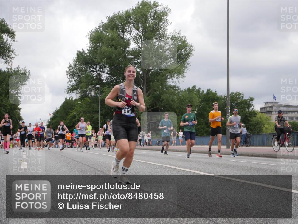29.06.2025 - hella hamburg halbmarathon Luisa Fischer http://msf.ph/oto/8480458 29.06.2025 10:49:40 Kennedybrücke 11253, 29, 10230, 6761, 11910, 1695, 2398, 2917, 3160, 3164, 4202, 4296, 4572, 6124, 6161, 8477, 9243, 10030, 10230, 10367 meine-sportfotos.de