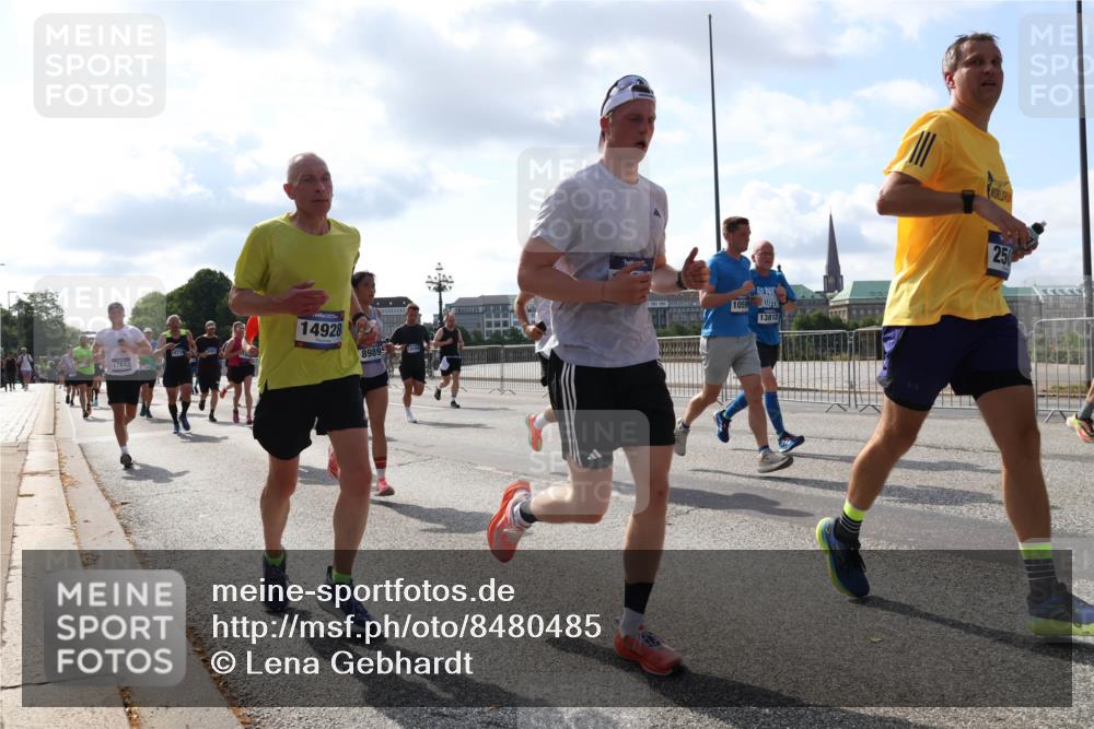 29.06.2025 - hella hamburg halbmarathon Lena Gebhardt http://msf.ph/oto/8480485 29.06.2025 09:56:10 Lombardsbrücke 17842, 1471, 14928, 8989, 13159, 1059, 13812, 250, 1061, 1143, 1216, 1257, 1267, 1452, 1461, 1499, 1502, 1507, 1592, 1630, 1689, 2083, 2250, 2260, 2504, 2818, 2864, 2884, 2953, 3060, 3256, 3543, 3654, 3692, 3945, 4033, 4077, 4127, 4324, 4345, 4346, 4557, 4601, 5116, 5482, 5600, 5607, 5978, 6115, 6134, 6168, 6481, 6511, 6512, 6994, 7056, 7100, 7178, 7224, 7269, 7332, 7583, 7943, 8335, 8514, 8968, 8989, 8996, 9246, 9537, 10596 meine-sportfotos.de