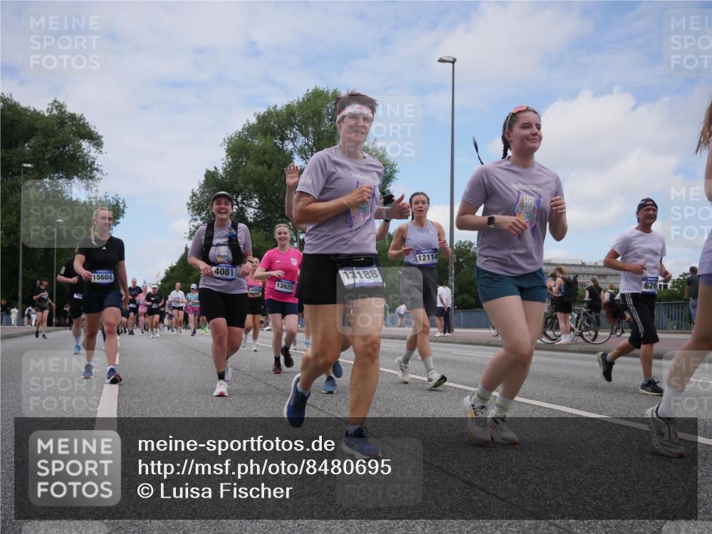 29.06.2025 - hella hamburg halbmarathon Luisa Fischer http://msf.ph/oto/8480695 29.06.2025 11:21:43 Kennedybrücke 15604, 4081, 16959, 13925, 13188, 12114, 626, 1725, 2559, 3525, 3526, 4081, 6269, 6932, 7484, 7488, 7801, 9106, 10887 meine-sportfotos.de