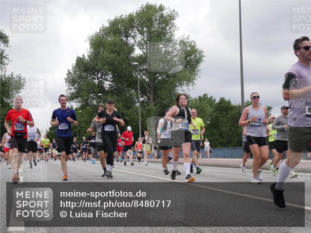 29.06.2025 - hella hamburg halbmarathon Luisa Fischer http://msf.ph/oto/8480717 29.06.2025 10:49:47 Kennedybrücke 10, 9243, 10329, 4202, 11253, 1924, 4572, 1867, 1660, 8, 1033, 1429, 1867, 1868, 1924, 2773, 2813, 3160, 3164, 3410, 4202, 4296, 4306, 4317, 4572, 8477, 9243, 9445, 10030, 10327, 10329 meine-sportfotos.de