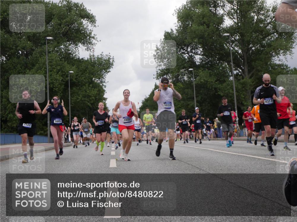 29.06.2025 - hella hamburg halbmarathon Luisa Fischer http://msf.ph/oto/8480822 29.06.2025 10:49:50 Kennedybrücke 2522, 9445, 1429, 6068, 10327, 10329, 11361, 4317, 14189, 1033, 1429, 1867, 1868, 1924, 2423, 2773, 2813, 3410, 4202, 4296, 4306, 4317, 4572, 5769, 5770, 8486, 9120, 9121, 9243, 9445, 10030, 10327, 10329 meine-sportfotos.de