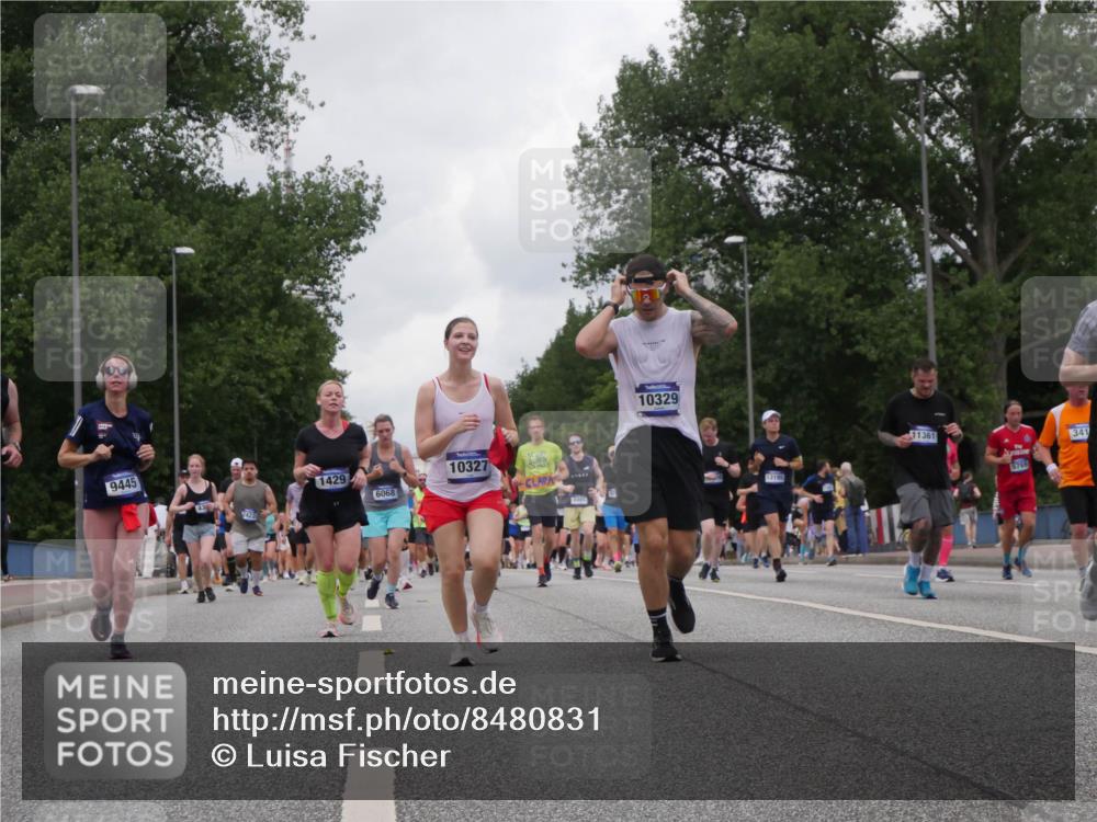 29.06.2025 - hella hamburg halbmarathon Luisa Fischer http://msf.ph/oto/8480831 29.06.2025 10:49:50 Kennedybrücke 9445, 1429, 6068, 10327, 10329, 13195, 11361, 5769, 341, 1033, 1429, 1867, 1868, 1924, 2423, 2773, 2813, 3410, 4202, 4296, 4306, 4317, 4572, 5769, 5770, 8486, 9120, 9121, 9243, 9445, 10030, 10327, 10329 meine-sportfotos.de