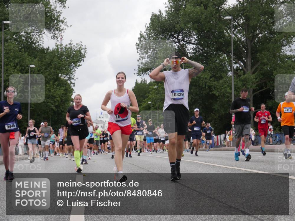 29.06.2025 - hella hamburg halbmarathon Luisa Fischer http://msf.ph/oto/8480846 29.06.2025 10:49:51 Kennedybrücke 9445, 2423, 1429, 10, 10329, 8486, 9337, 13195, 1361, 5769, 3410, 1033, 1429, 1867, 1868, 1924, 2423, 2773, 2813, 3410, 4202, 4296, 4306, 4317, 4572, 5769, 5770, 8486, 9120, 9121, 9243, 9445, 10030, 10327, 10329 meine-sportfotos.de
