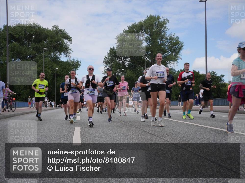 29.06.2025 - hella hamburg halbmarathon Luisa Fischer http://msf.ph/oto/8480847 29.06.2025 11:21:51 Kennedybrücke 12273, 1227, 2559, 2560, 7285, 4100, 11234, 6079, 5233, 7, 1295, 2300, 2559, 2560, 3015, 4100, 4201, 5233, 5780, 6240, 7285, 7286, 7484, 7488, 7801, 9106 meine-sportfotos.de