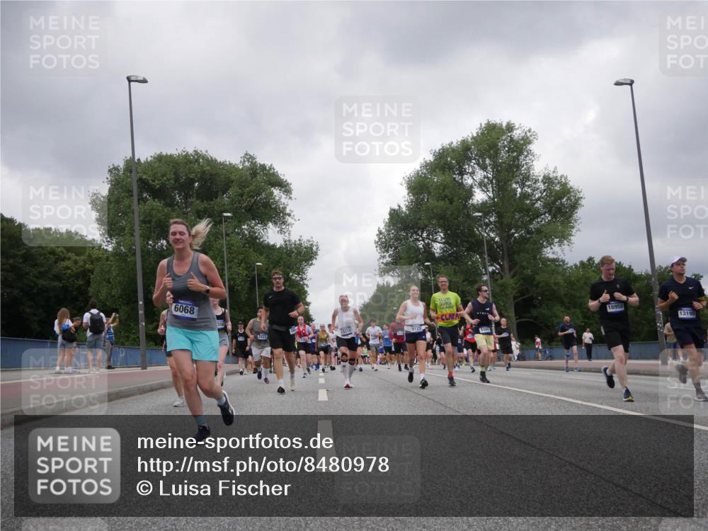 29.06.2025 - hella hamburg halbmarathon Luisa Fischer http://msf.ph/oto/8480978 29.06.2025 10:49:56 Kennedybrücke 6068, 306, 18214, 9121, 2423, 8480, 18950, 13195, 1033, 1104, 1429, 2423, 2773, 2813, 3410, 3896, 4306, 4317, 4448, 5635, 5769, 5770, 6392, 8010, 8486, 9120, 9121, 9337, 9426, 9774, 10329 meine-sportfotos.de