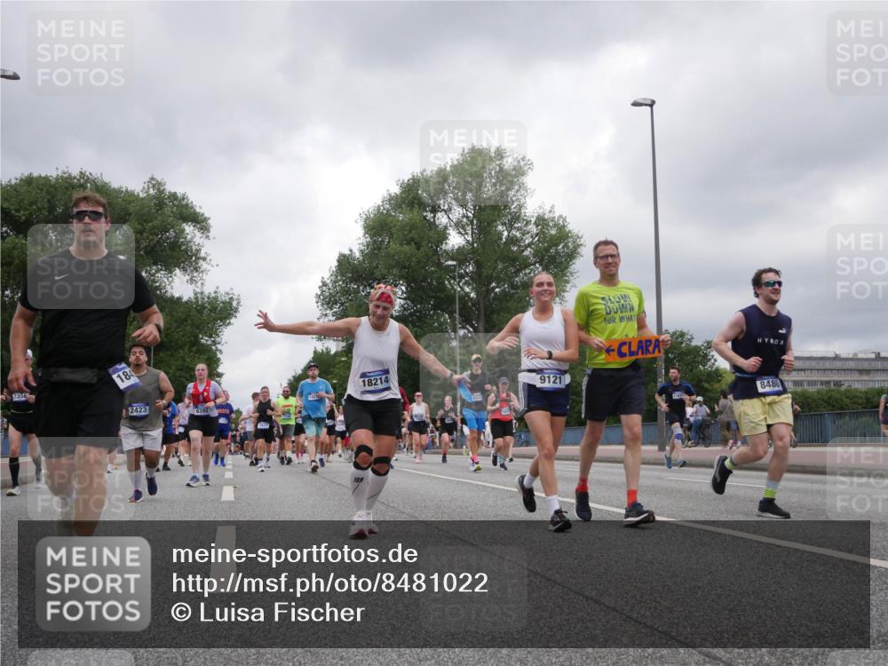 29.06.2025 - hella hamburg halbmarathon Luisa Fischer http://msf.ph/oto/8481022 29.06.2025 10:49:59 Kennedybrücke 7356, 184, 18214, 1423, 9121, 2423, 6392, 8486, 7, 1100, 1104, 2423, 2813, 3410, 3896, 4104, 4306, 4448, 5635, 5769, 5770, 5854, 5892, 6392, 6623, 8010, 8047, 8486, 8706, 9120, 9121, 9337, 9426, 9774, 9949 meine-sportfotos.de