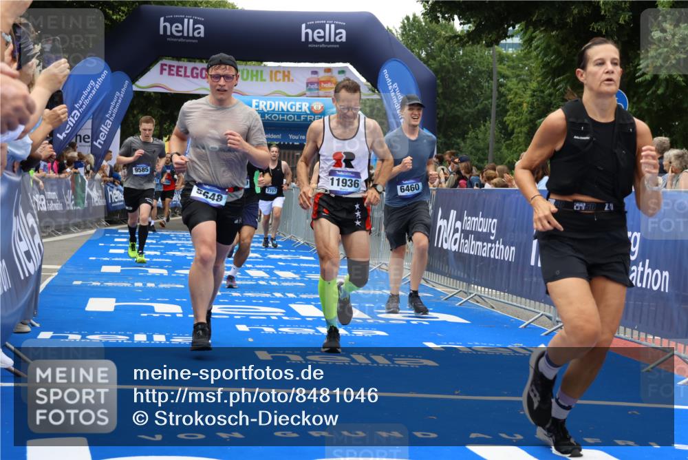 29.06.2025 - hella hamburg halbmarathon Strokosch-Dieckow http://msf.ph/oto/8481046 29.06.2025 10:46:02 Ziel 1759, 2189, 2707, 3087, 4277, 5648, 6460, 7961, 8269, 8577, 8871, 9585, 11125, 11936, 12084, 12269, 13630, 14462, 14804, 16136, 16466, 16475, 17008, 18081, 18702, 19116 meine-sportfotos.de