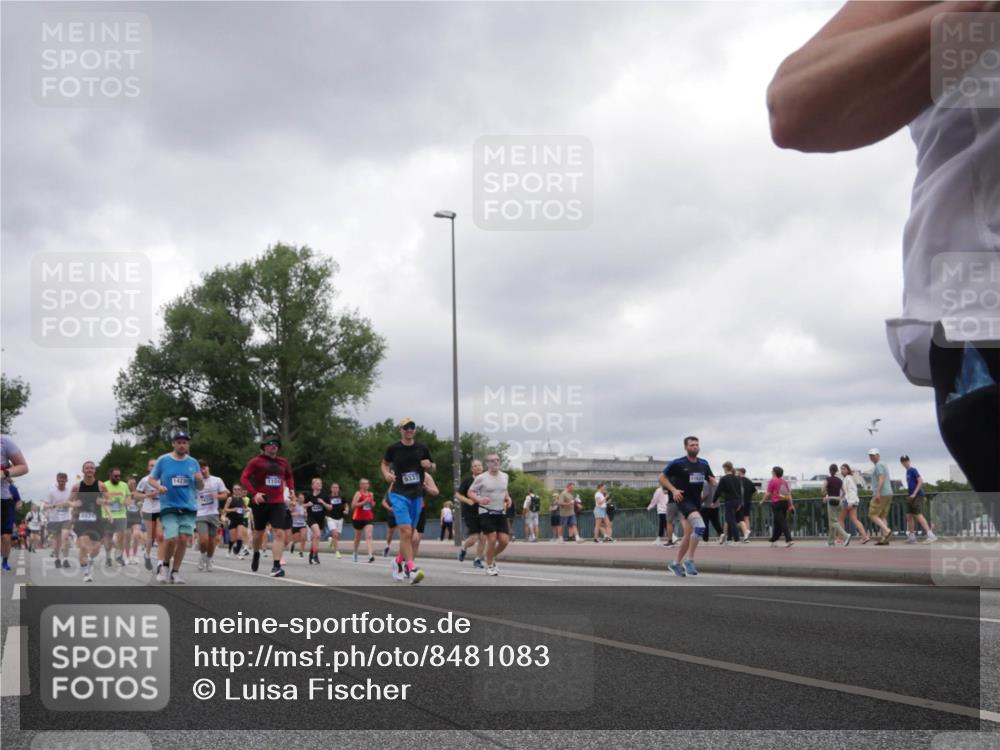29.06.2025 - hella hamburg halbmarathon Luisa Fischer http://msf.ph/oto/8481083 29.06.2025 10:50:01 Kennedybrücke 563, 1104, 1100, 1104, 2423, 2697, 3896, 4104, 4448, 5635, 5769, 5770, 5854, 5892, 6392, 6623, 8010, 8047, 8486, 8706, 9120, 9121, 9337, 9426, 9774, 9949 meine-sportfotos.de