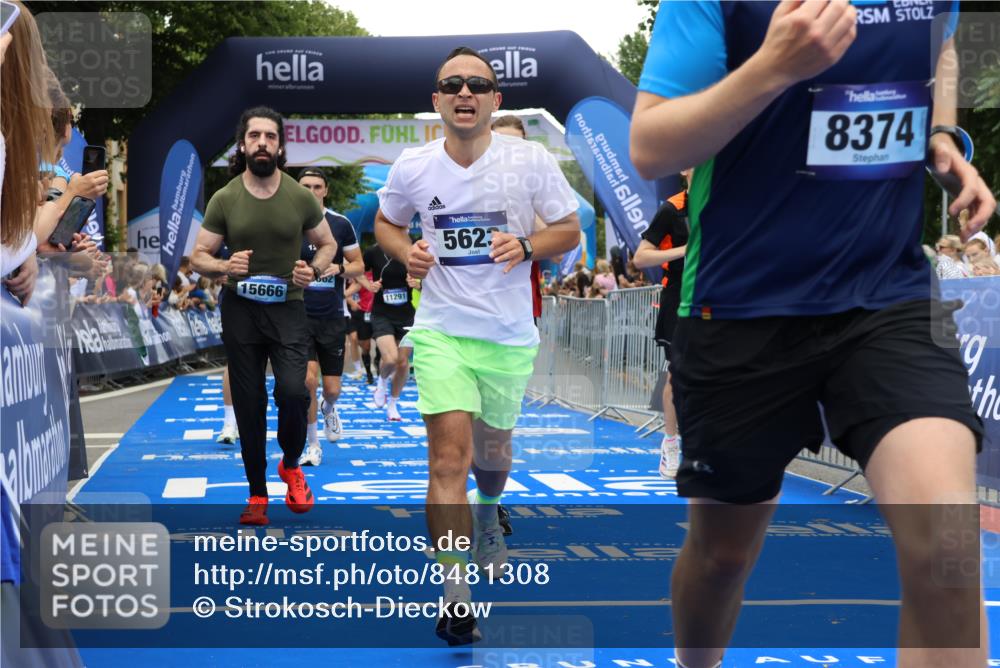 29.06.2025 - hella hamburg halbmarathon Strokosch-Dieckow http://msf.ph/oto/8481308 29.06.2025 10:45:35 Ziel 2138, 2415, 5623, 6071, 6711, 6831, 8374, 8668, 11291, 11495, 12154, 14062, 14764, 15666, 16725, 17332, 17674, 18862, 18878 meine-sportfotos.de
