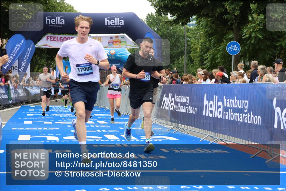 29.06.2025 - hella hamburg halbmarathon Strokosch-Dieckow http://msf.ph/oto/8481350 29.06.2025 10:45:59 Ziel 2189, 4277, 5648, 6460, 6532, 8269, 8577, 8871, 9585, 10792, 11821, 11936, 12084, 12269, 13630, 14462, 14804, 14911, 15149, 17008, 18081, 18185, 18702, 19116 meine-sportfotos.de