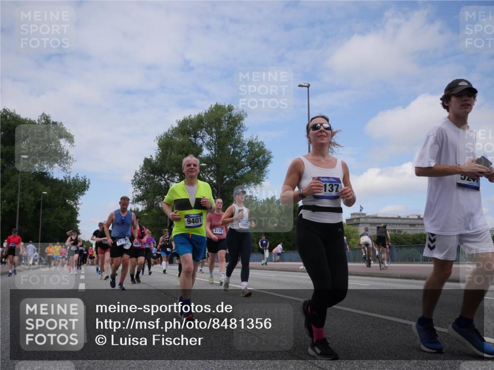 29.06.2025 - hella hamburg halbmarathon Luisa Fischer http://msf.ph/oto/8481356 29.06.2025 11:22:13 Kennedybrücke 1872, 9401, 8166, 12991, 137, 1872, 2913, 3309, 3429, 3656, 3899, 5137, 5217, 5520, 6504, 8166, 8328, 9174, 9401, 10809 meine-sportfotos.de