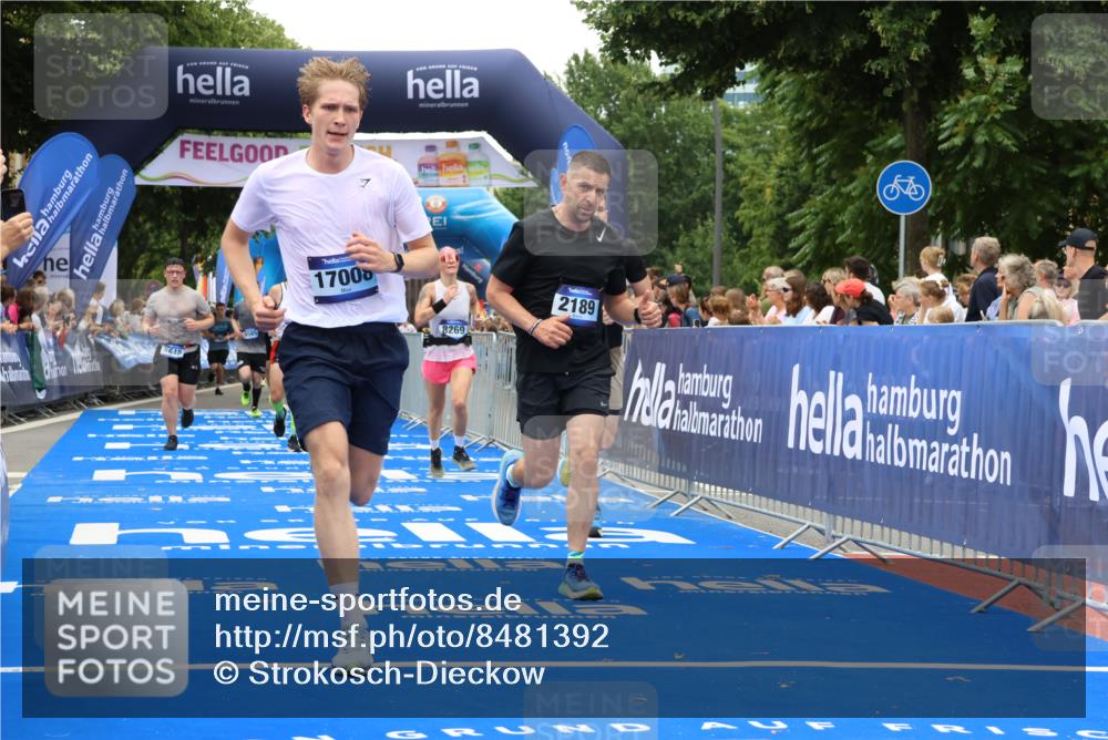 29.06.2025 - hella hamburg halbmarathon Strokosch-Dieckow http://msf.ph/oto/8481392 29.06.2025 10:45:59 Ziel 2189, 4277, 5648, 6460, 6532, 8269, 8577, 8871, 9585, 10792, 11821, 11936, 12084, 12269, 13630, 14462, 14804, 14911, 15149, 17008, 18081, 18185, 18702, 19116 meine-sportfotos.de