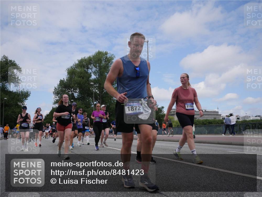 29.06.2025 - hella hamburg halbmarathon Luisa Fischer http://msf.ph/oto/8481423 29.06.2025 11:22:17 Kennedybrücke 10809, 12139, 1354, 174, 4923, 1872, 8166, 1872, 2654, 2913, 3309, 3429, 3736, 5520, 6504, 8166, 8328, 9174, 9401, 10809 meine-sportfotos.de