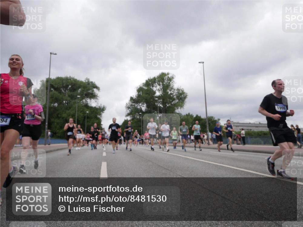 29.06.2025 - hella hamburg halbmarathon Luisa Fischer http://msf.ph/oto/8481530 29.06.2025 10:50:16 Kennedybrücke 94, 1999, 1004, 1371, 1375, 1608, 1837, 1961, 1999, 2327, 3406, 3407, 4483, 5697, 6485, 6740, 7073, 7268, 7364, 7368, 7374, 7430, 7431, 8967, 10514, 10515, 10591 meine-sportfotos.de