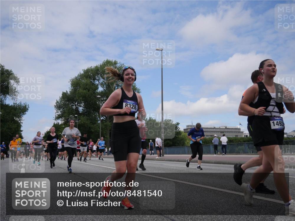 29.06.2025 - hella hamburg halbmarathon Luisa Fischer http://msf.ph/oto/8481540 29.06.2025 11:22:21 Kennedybrücke 3736, 8328, 2912, 1492, 1354, 1872, 2303, 2487, 2654, 2913, 3309, 3429, 3736, 4484, 5520, 8166, 8328, 9174, 9778, 9779, 10280, 10809 meine-sportfotos.de