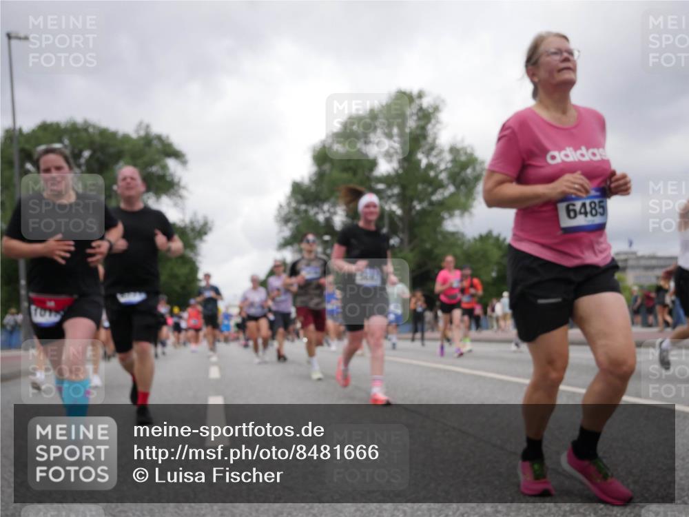29.06.2025 - hella hamburg halbmarathon Luisa Fischer http://msf.ph/oto/8481666 29.06.2025 10:50:21 Kennedybrücke 6485, 1371, 1375, 1608, 1837, 1961, 2162, 2327, 2537, 3339, 3406, 3407, 4325, 5697, 6485, 6740, 6995, 7430, 7431, 7960, 8131, 8541, 8967, 9557, 10514, 10515, 10591 meine-sportfotos.de