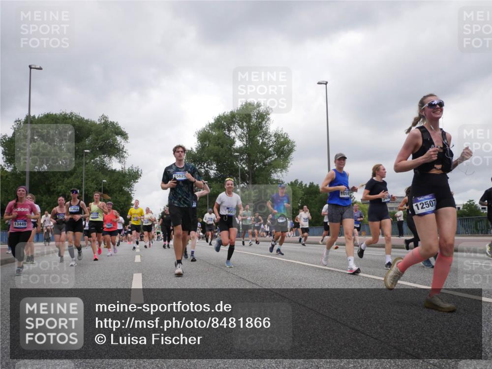 29.06.2025 - hella hamburg halbmarathon Luisa Fischer http://msf.ph/oto/8481866 29.06.2025 10:50:26 Kennedybrücke 13449, 870, 1363, 13122, 15625, 9557, 2162, 1059, 12507, 2162, 2327, 2537, 2556, 3277, 3339, 3406, 3407, 3823, 4325, 5697, 6740, 6995, 7827, 7960, 8131, 8541, 9557, 10511, 10514, 10515, 10591 meine-sportfotos.de