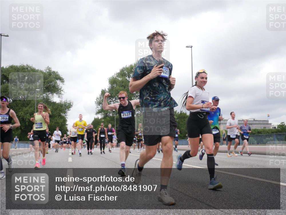 29.06.2025 - hella hamburg halbmarathon Luisa Fischer http://msf.ph/oto/8481907 29.06.2025 10:50:27 Kennedybrücke 363, 13122, 2537, 625, 2162, 3339, 1555, 2162, 2327, 2537, 2556, 3277, 3339, 3406, 3407, 3823, 4325, 6740, 6995, 7827, 7960, 8131, 8541, 9557, 10511, 10514, 10515, 10591 meine-sportfotos.de