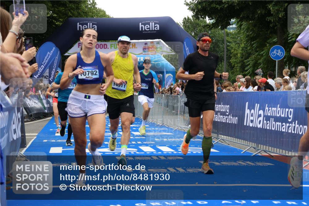 29.06.2025 - hella hamburg halbmarathon Strokosch-Dieckow http://msf.ph/oto/8481930 29.06.2025 10:45:53 Ziel 2189, 3477, 4277, 4345, 6290, 6532, 7385, 8269, 8577, 8871, 10792, 11821, 12084, 14462, 14911, 15149, 16624, 17008, 18185, 19116 meine-sportfotos.de
