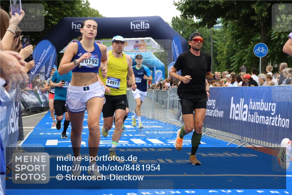 29.06.2025 - hella hamburg halbmarathon Strokosch-Dieckow http://msf.ph/oto/8481954 29.06.2025 10:45:53 Ziel 2189, 3477, 4277, 4345, 6290, 6532, 7385, 8269, 8577, 8871, 10792, 11821, 12084, 14462, 14911, 15149, 16624, 17008, 18185, 19116 meine-sportfotos.de