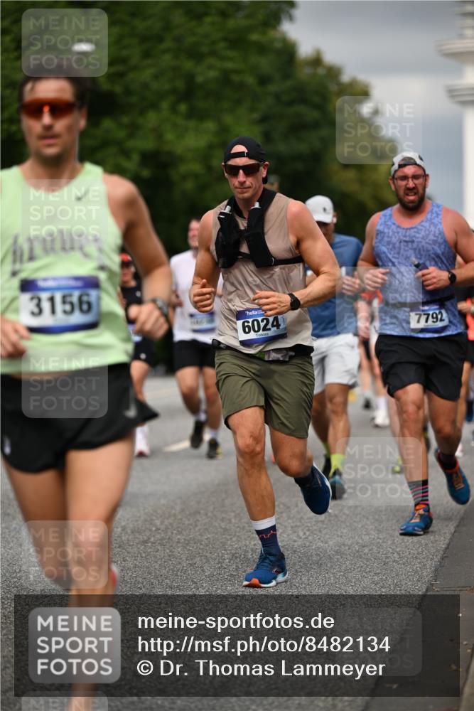 29.06.2025 - hella hamburg halbmarathon Dr. Thomas Lammeyer http://msf.ph/oto/8482134 29.06.2025 10:20:35 Kennedybrücke 1244, 1599, 1602, 2165, 2347, 2803, 2912, 3023, 3030, 3134, 3156, 3176, 3484, 3648, 3687, 4478, 4637, 5036, 6024, 6742, 6935, 7158, 7358, 7753, 7792, 7924, 7928, 8263, 8295, 8317, 8597, 8619, 8645, 8707, 8847, 8857, 9091, 9332, 9492, 9628, 9664, 9676, 9802, 9810, 9891, 10076, 10107, 10139, 10141, 10183, 10575, 11236, 11344, 11345, 11428 meine-sportfotos.de