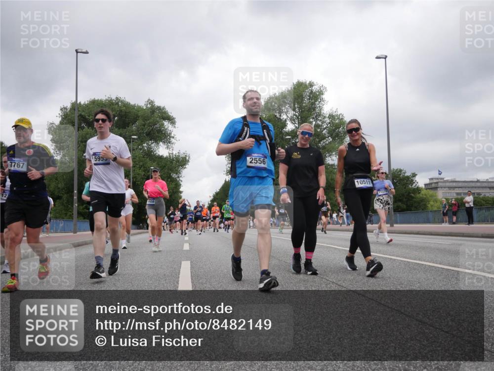 29.06.2025 - hella hamburg halbmarathon Luisa Fischer http://msf.ph/oto/8482149 29.06.2025 10:50:33 Kennedybrücke 12, 7767, 5955, 8458, 2556, 10511, 11378, 1555, 1593, 2556, 2981, 3277, 3823, 4325, 5895, 7827, 8131, 8541, 9092, 10511 meine-sportfotos.de