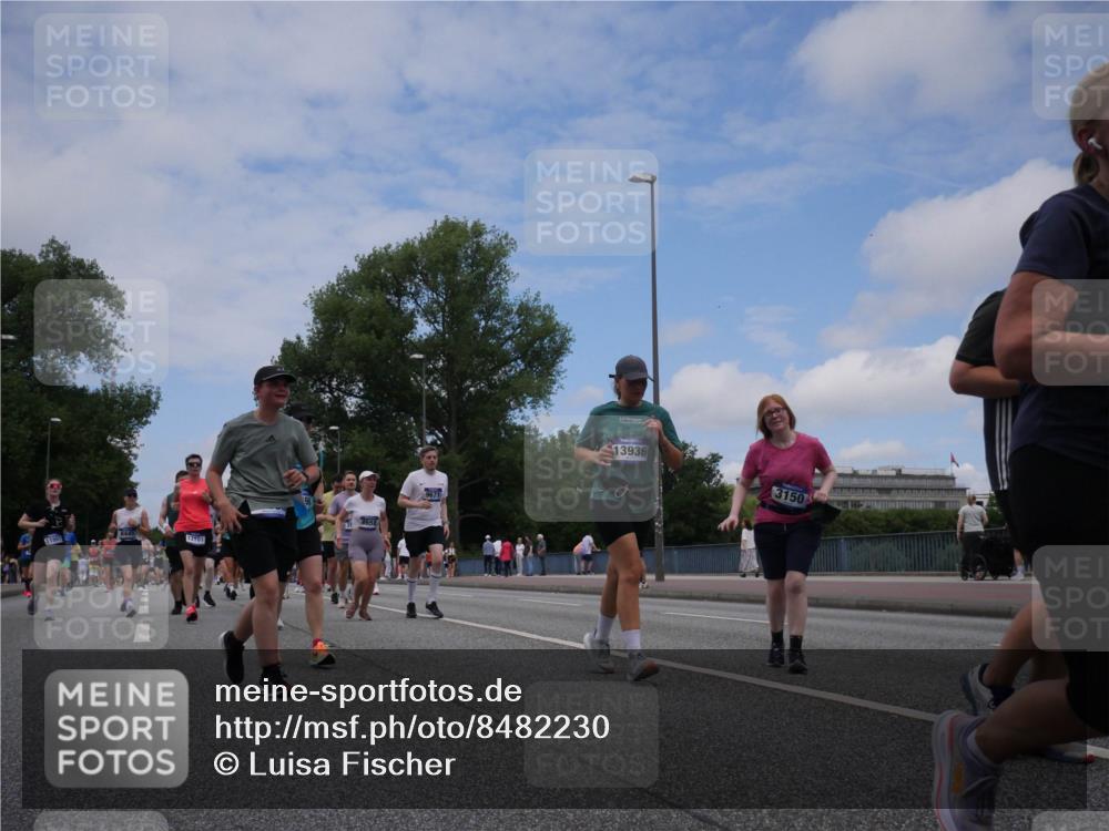 29.06.2025 - hella hamburg halbmarathon Luisa Fischer http://msf.ph/oto/8482230 29.06.2025 11:22:43 Kennedybrücke 11557, 13101, 9671, 13936, 3150, 2462, 2682, 2687, 3150, 3354, 3374, 3800, 4861, 5434, 8444, 8445, 8658, 9189, 9190, 9625, 9637, 9671, 10284, 10399 meine-sportfotos.de