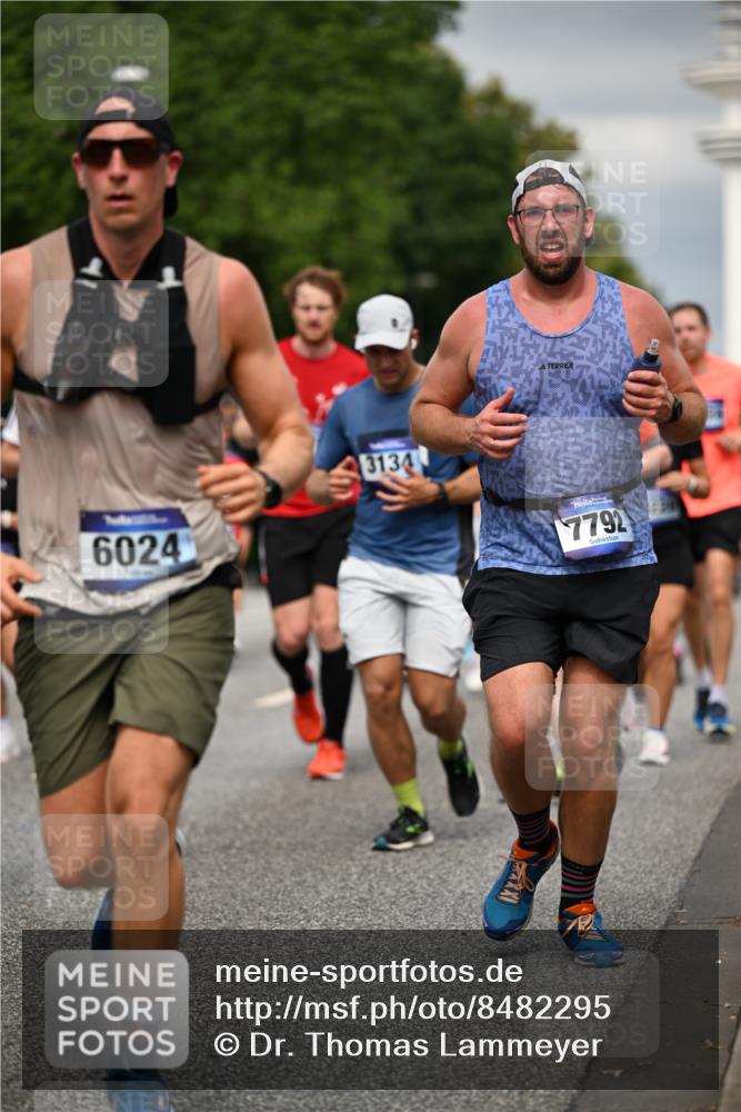 29.06.2025 - hella hamburg halbmarathon Dr. Thomas Lammeyer http://msf.ph/oto/8482295 29.06.2025 10:20:36 Kennedybrücke 1244, 1599, 1602, 2165, 2347, 2803, 2912, 3023, 3030, 3088, 3134, 3156, 3176, 3484, 3648, 3687, 4478, 4637, 5036, 6024, 6742, 6935, 7158, 7358, 7753, 7792, 7924, 7928, 8263, 8295, 8317, 8597, 8619, 8645, 8707, 8847, 8857, 9091, 9332, 9492, 9628, 9664, 9676, 9802, 9810, 9891, 10076, 10107, 10139, 10141, 10183, 10575, 11236, 11344, 11345, 11428 meine-sportfotos.de