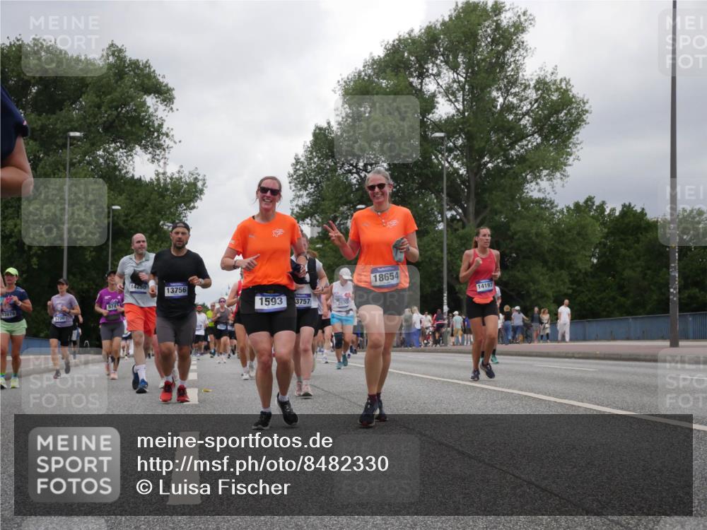29.06.2025 - hella hamburg halbmarathon Luisa Fischer http://msf.ph/oto/8482330 29.06.2025 10:50:41 Kennedybrücke 14250, 13756, 13076, 9743, 1593, 3757, 5700, 2500, 18654, 14197, 1593, 2500, 2981, 4342, 5700, 5895, 9092, 9743 meine-sportfotos.de