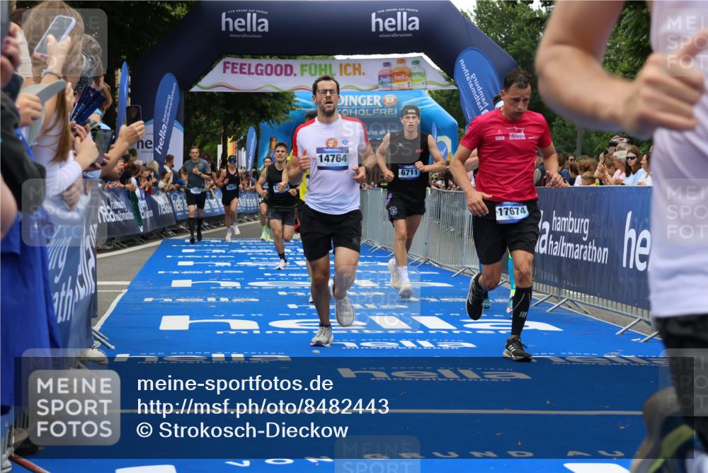 29.06.2025 - hella hamburg halbmarathon Strokosch-Dieckow http://msf.ph/oto/8482443 29.06.2025 10:45:39 Ziel 2138, 4854, 5047, 5623, 6071, 6711, 8374, 8668, 11291, 11495, 12154, 13975, 14374, 14764, 15666, 16617, 17332, 17674, 17835, 18862, 18878 meine-sportfotos.de