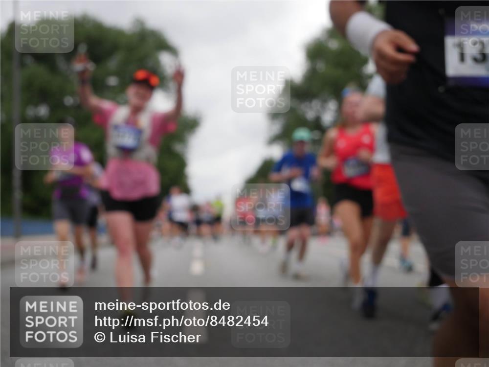 29.06.2025 - hella hamburg halbmarathon Luisa Fischer http://msf.ph/oto/8482454 29.06.2025 10:50:45 Kennedybrücke 13, 1593, 2211, 2500, 2981, 4342, 5700, 9743, 9758 meine-sportfotos.de
